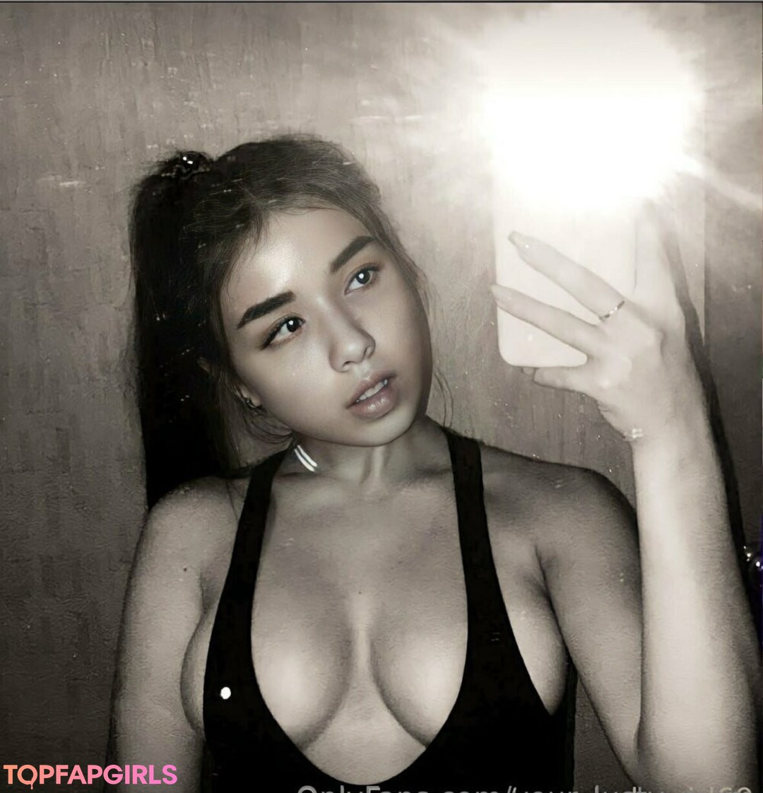 Nacktes geleaktes OnlyFans-Foto von Yourlustymom #1365