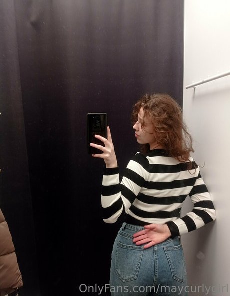 Nacktes geleaktes OnlyFans-Foto von Maycurlygirl