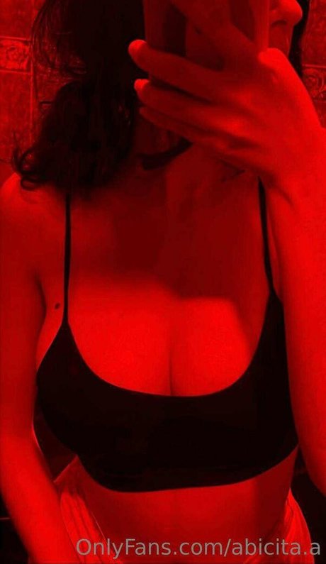 Nacktes geleaktes OnlyFans-Foto von Abicitaa