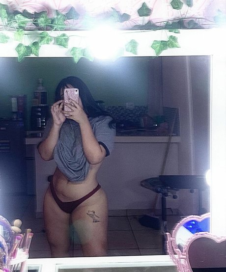 Nacktes geleaktes OnlyFans-Foto von Yamihub