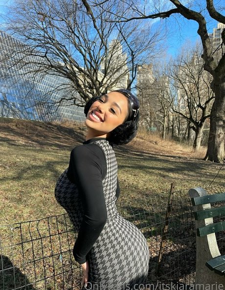Nacktes geleaktes OnlyFans-Foto von Itskiaramarie