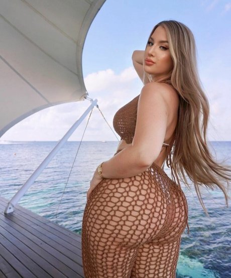 Nacktes geleaktes OnlyFans-Foto von Ariella Eder