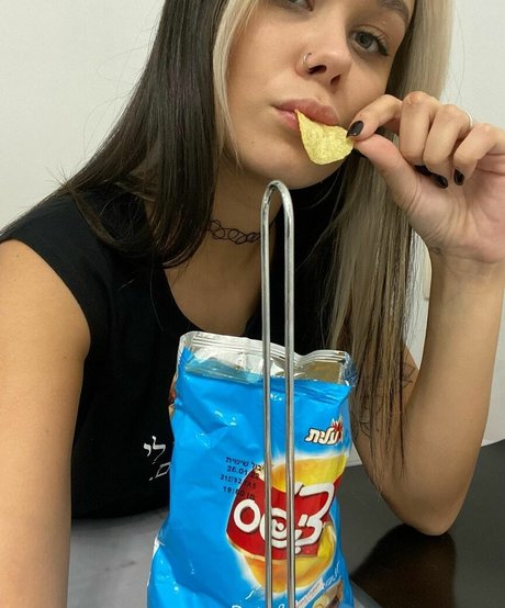 Nacktes geleaktes OnlyFans-Foto von Ami Young