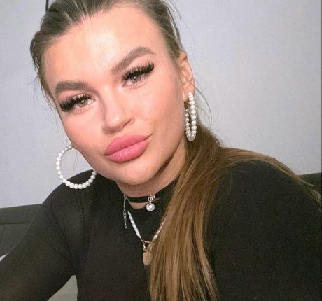 Nacktes geleaktes OnlyFans-Foto von Sarah Slavo