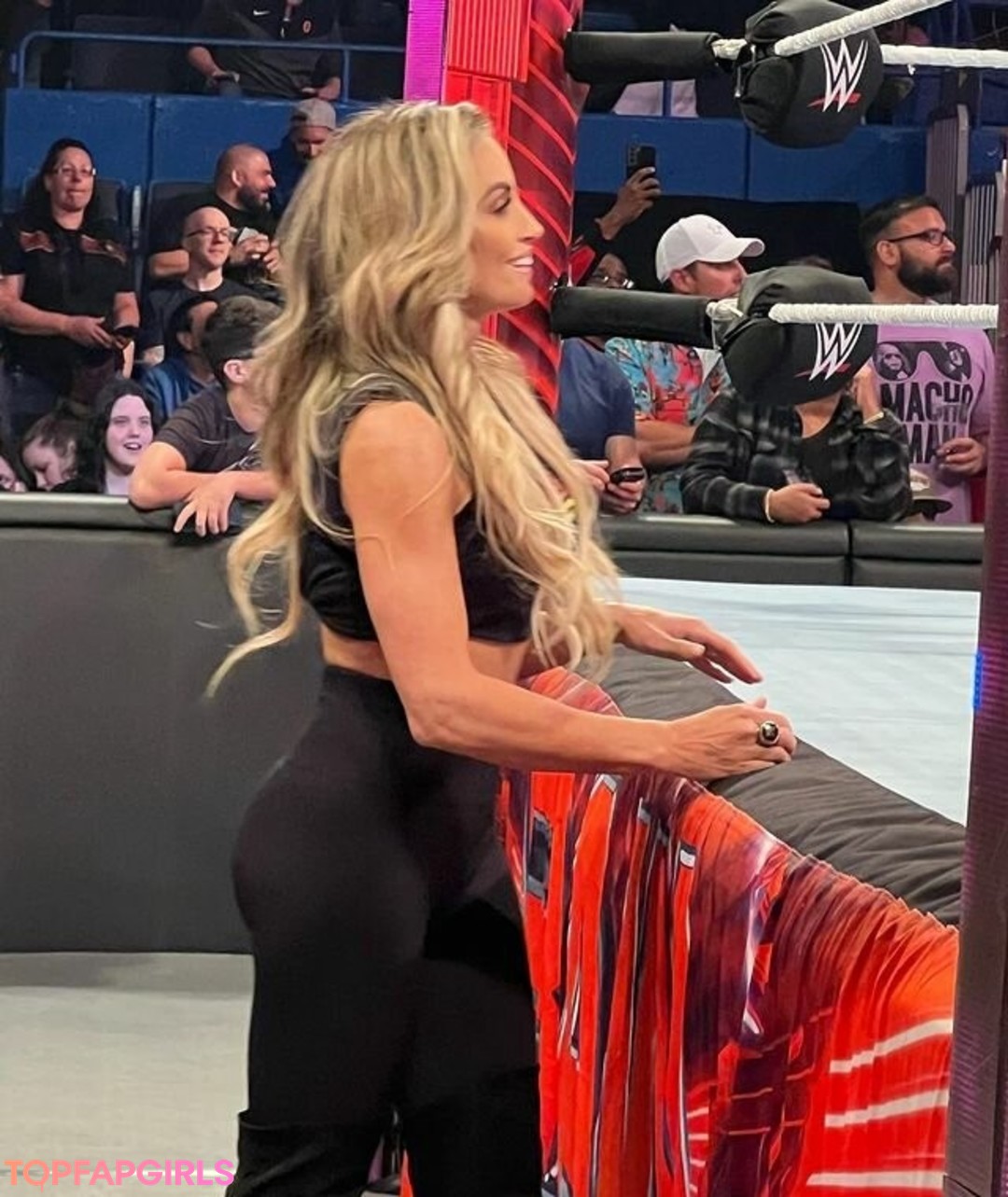 Nacktes geleaktes OnlyFans-Foto von Trish Stratus #1065