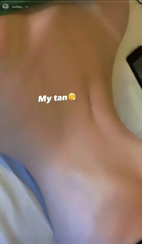 Nacktes geleaktes OnlyFans-Foto von Halola