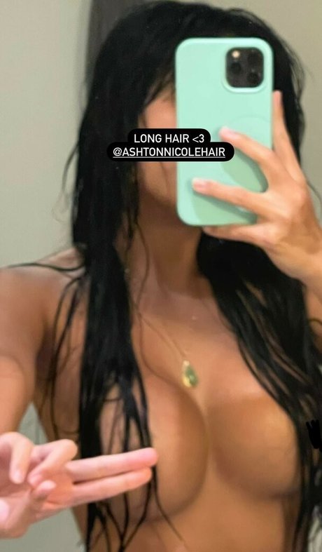 Nacktes geleaktes OnlyFans-Foto von Alyssa Silos