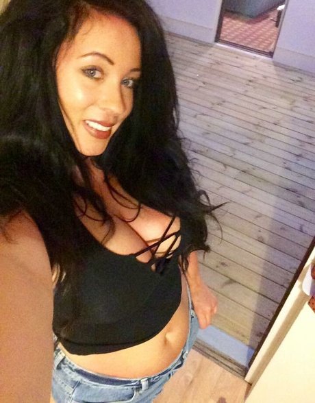 Nacktes geleaktes OnlyFans-Foto von Kelly Louise Sheridan