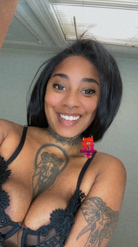 Nacktes geleaktes OnlyFans-Foto von Malicemiya