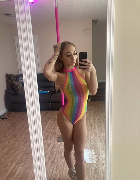 Nacktes geleaktes OnlyFans-Foto von Sarahnell