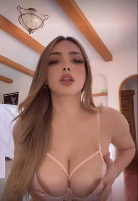Nacktes geleaktes OnlyFans-Foto von Analy Bazan