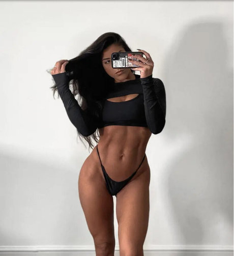 Nacktes geleaktes OnlyFans-Foto von Leah Shutkever