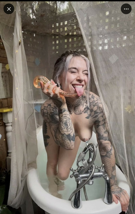 Nacktes geleaktes OnlyFans-Foto von Rebekkablue