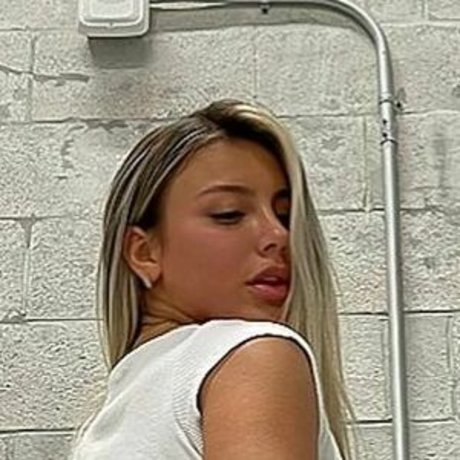 Laura Isabela Leon