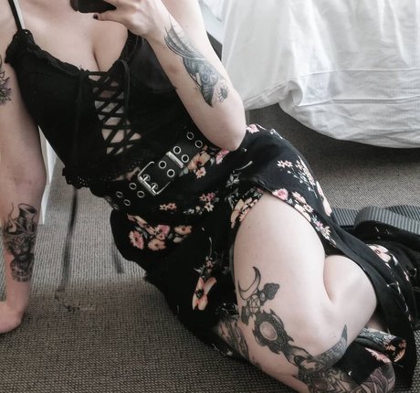 Nacktes geleaktes OnlyFans-Foto von Missdellavigne