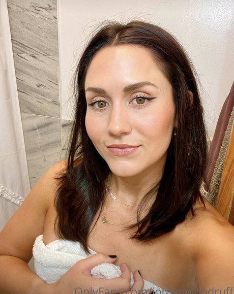 Nacktes geleaktes OnlyFans-Foto von Jordyn Woodruff