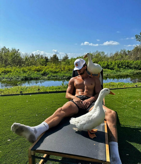 Nacktes geleaktes OnlyFans-Foto von Tooturntuncensored