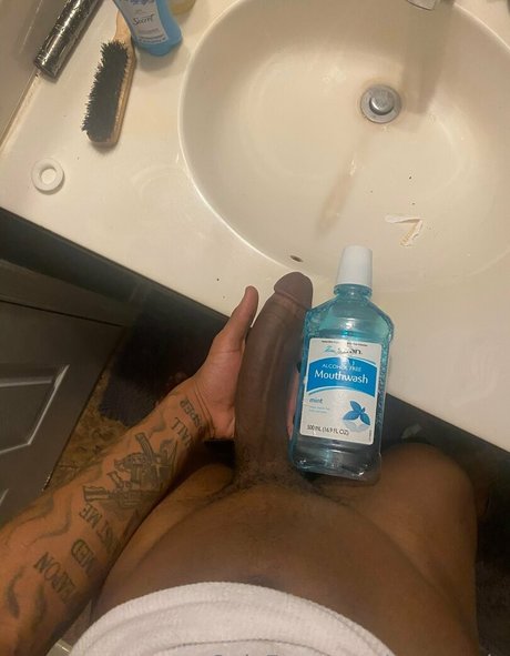 Nacktes geleaktes OnlyFans-Foto von Teemurda