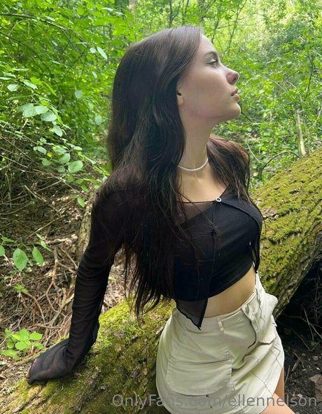 Nacktes geleaktes OnlyFans-Foto von Ellennelson
