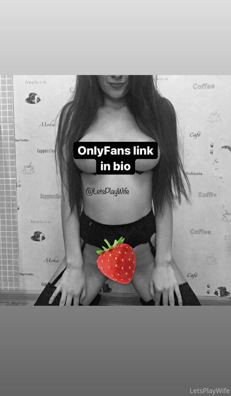 Nacktes geleaktes OnlyFans-Foto von Letsplaywife