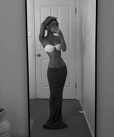 Nacktes geleaktes OnlyFans-Foto von Holly Mueller