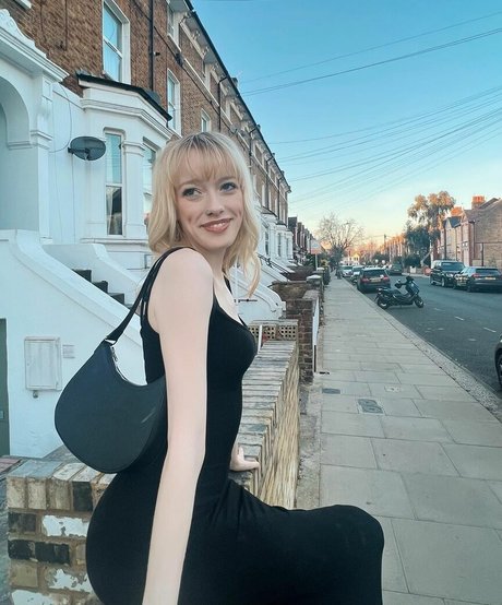 Nacktes geleaktes OnlyFans-Foto von Amybeth Mcnulty