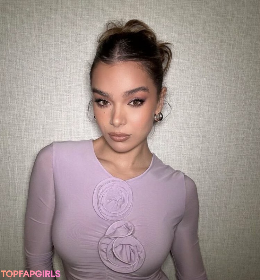 Nacktes geleaktes OnlyFans-Foto von Hailee Steinfeld #1018