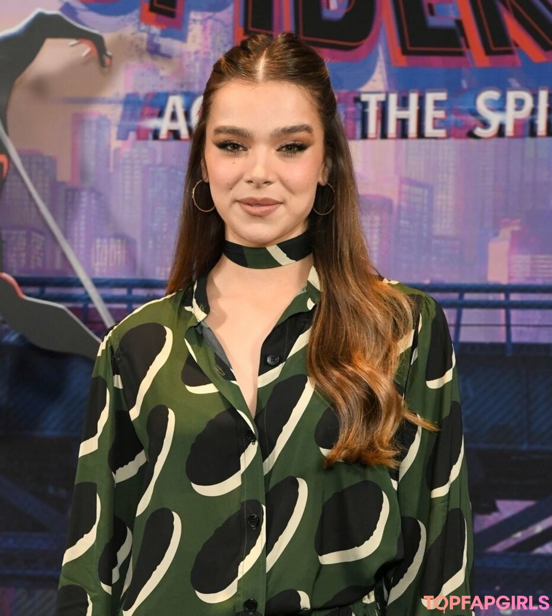 Nacktes geleaktes OnlyFans-Foto von Hailee Steinfeld #1024