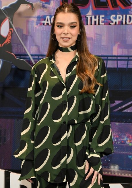 Nacktes geleaktes OnlyFans-Foto von Hailee Steinfeld