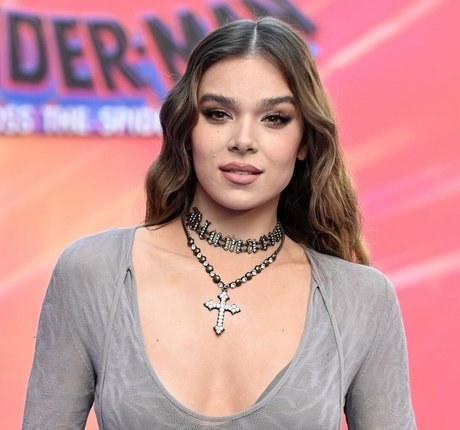 Hailee Steinfeld