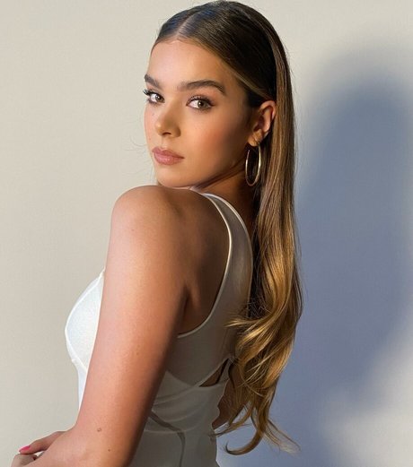 Hailee Steinfeld