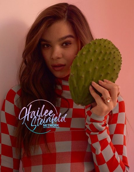 Nacktes geleaktes OnlyFans-Foto von Hailee Steinfeld