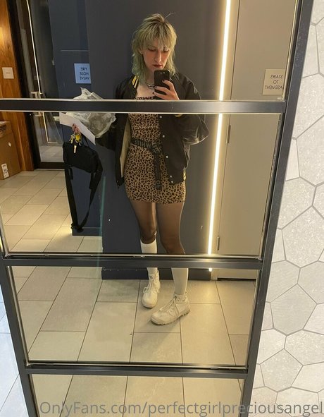 Nacktes geleaktes OnlyFans-Foto von Xxpissgirl420xx
