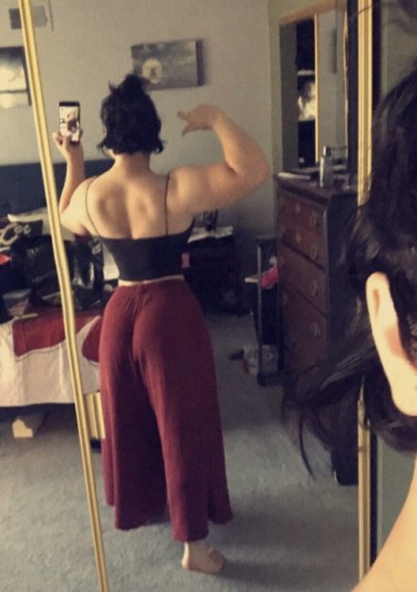 Nacktes geleaktes OnlyFans-Foto von Urmommymaggie