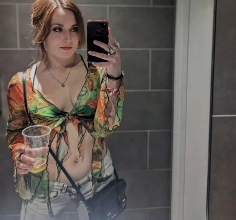 Nacktes geleaktes OnlyFans-Foto von Asmr Shortbread