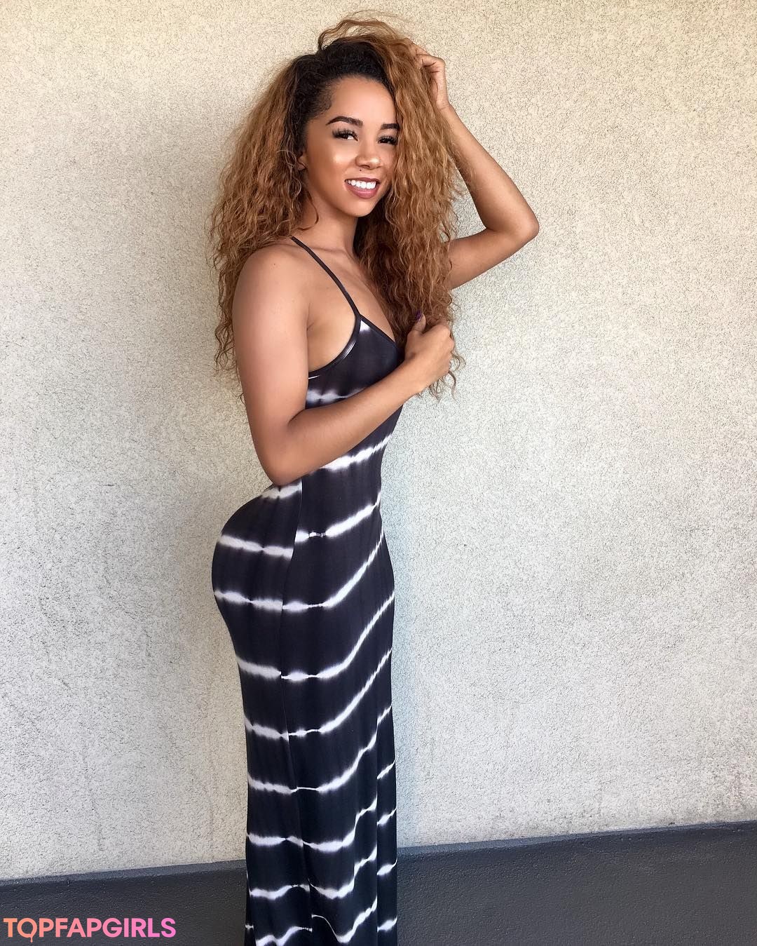 Nacktes geleaktes OnlyFans-Foto von Brittany Renner #1002