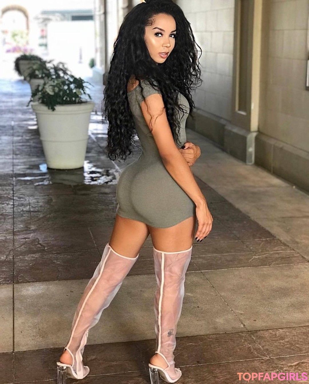 Nacktes geleaktes OnlyFans-Foto von Brittany Renner #1005
