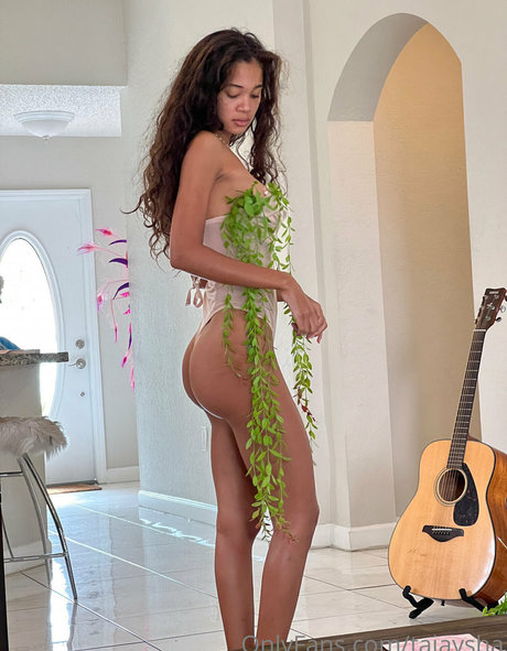 Nacktes geleaktes OnlyFans-Foto von Taiaysha