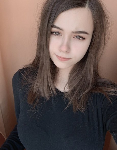 Nacktes geleaktes OnlyFans-Foto von Yuuechka