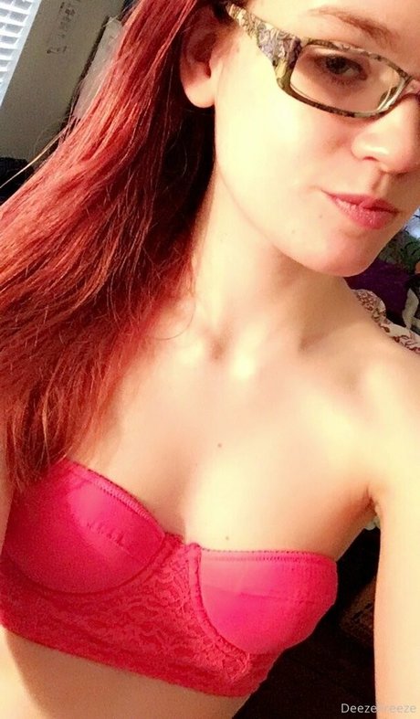 Nacktes geleaktes OnlyFans-Foto von Deezefreeze