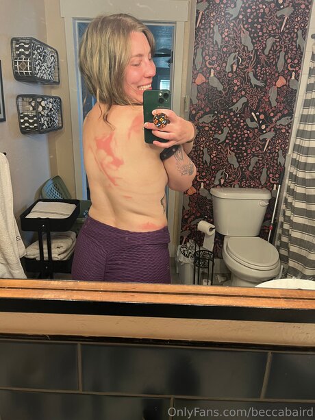 Nacktes geleaktes OnlyFans-Foto von Beccabaird