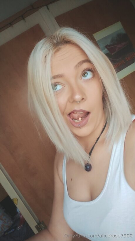 Nacktes geleaktes OnlyFans-Foto von Alicerose7900