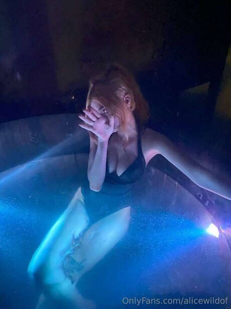 Nacktes geleaktes OnlyFans-Foto von Alicewildof