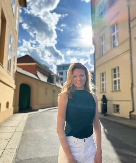 Ella Endlich