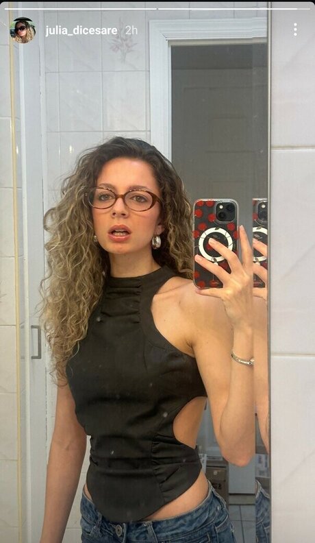 Julia Dicesare