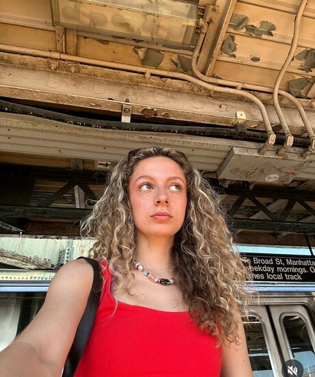 Julia Dicesare