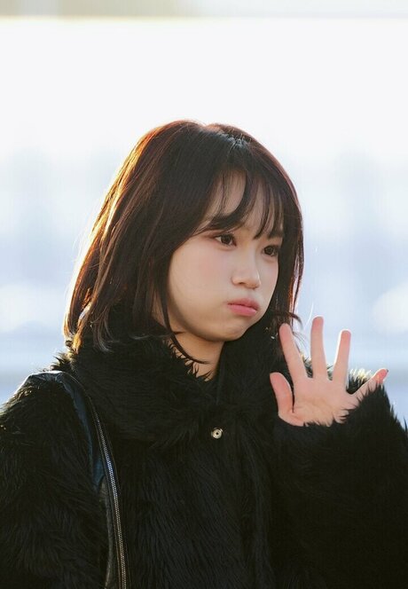 Kim Chaewon
