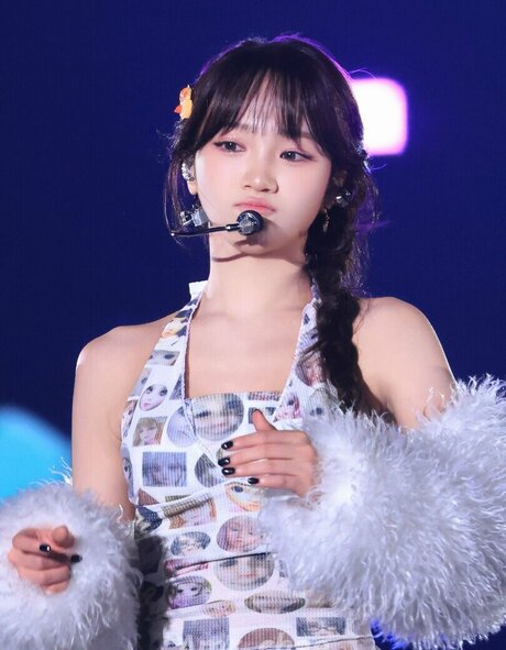 Kim Chaewon