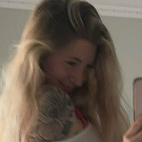 Nacktes geleaktes OnlyFans-Foto von Itsthatonetallgirl