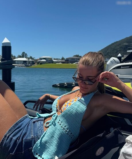 Lauramjj_